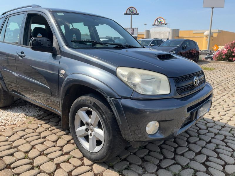 Toyota RAV 4 2.0 D-4D 4x4 2005 – снимка на щета