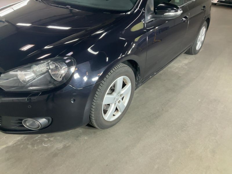 Volkswagen Golf VI 1.6 TDI Team BlueMotion Tech 2010 – снимка 2