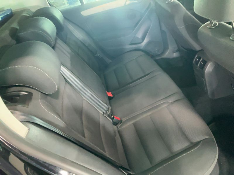 Volkswagen Golf VI 1.6 TDI Team BlueMotion Tech 2010 – снимка 20