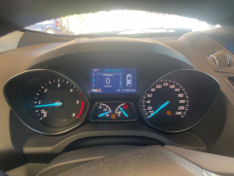 Ford Kuga 2.0 TDCi Titanium 2015 – снимка 18