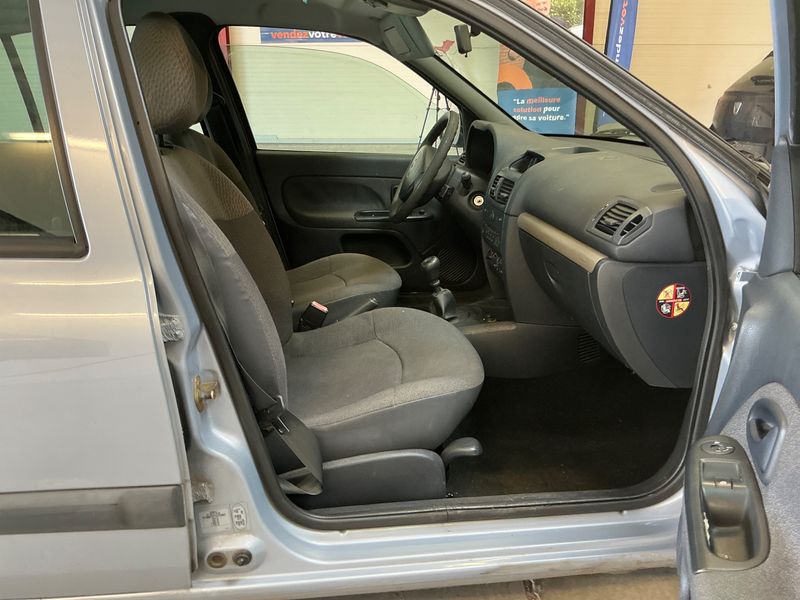 Renault Clio 1.5 dCi Authentique Confort Pack Clim 2004 – снимка 3