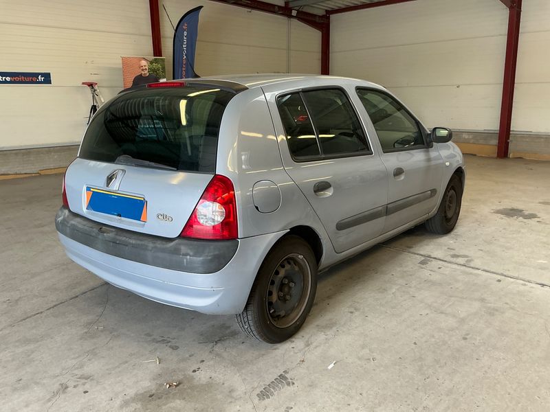 Renault Clio 1.5 dCi Authentique Confort Pack Clim 2004 – снимка 2