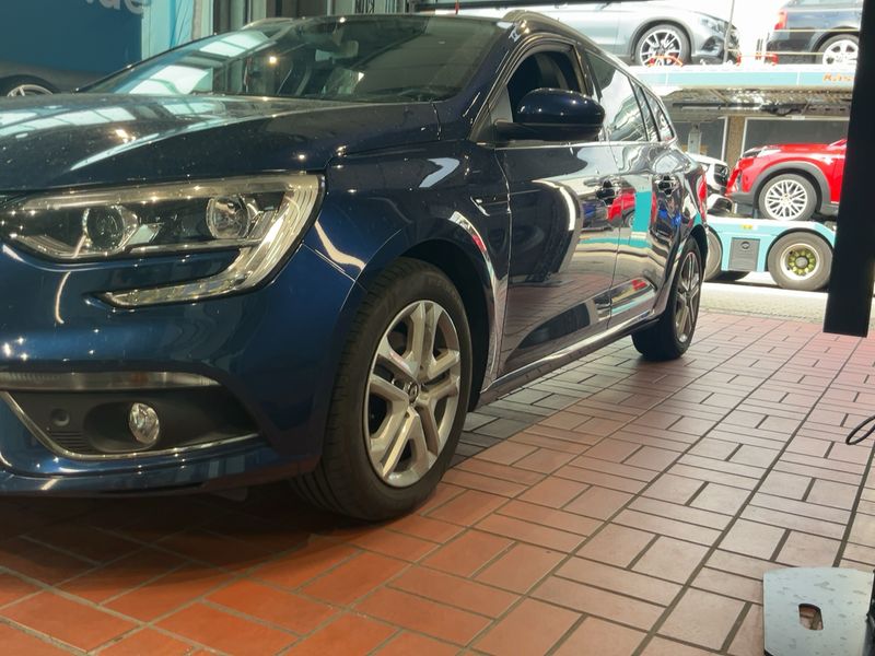 Renault Megane 1.5 BLUE dCi Business Edition 2019 – снимка 2