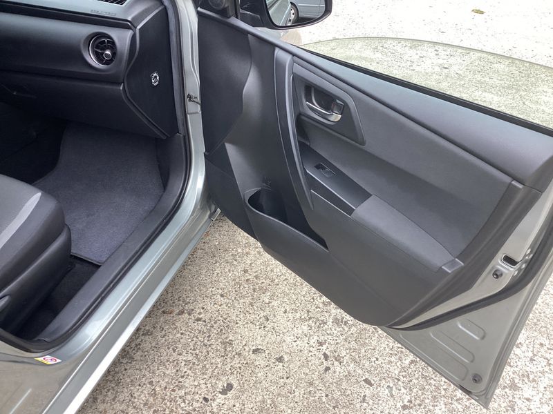 Toyota Auris Touring Sports 1.8 Hybrid Comfort 2016 – снимка 26