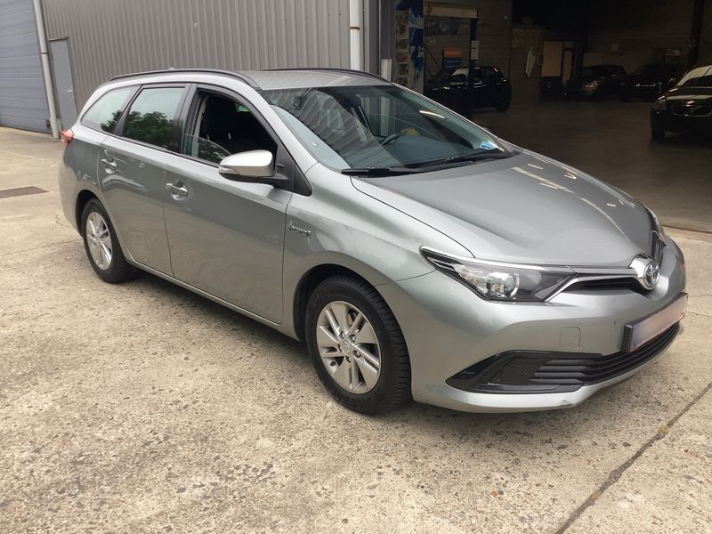 Toyota Auris Touring Sports 1.8 Hybrid Comfort 2016 – снимка 12