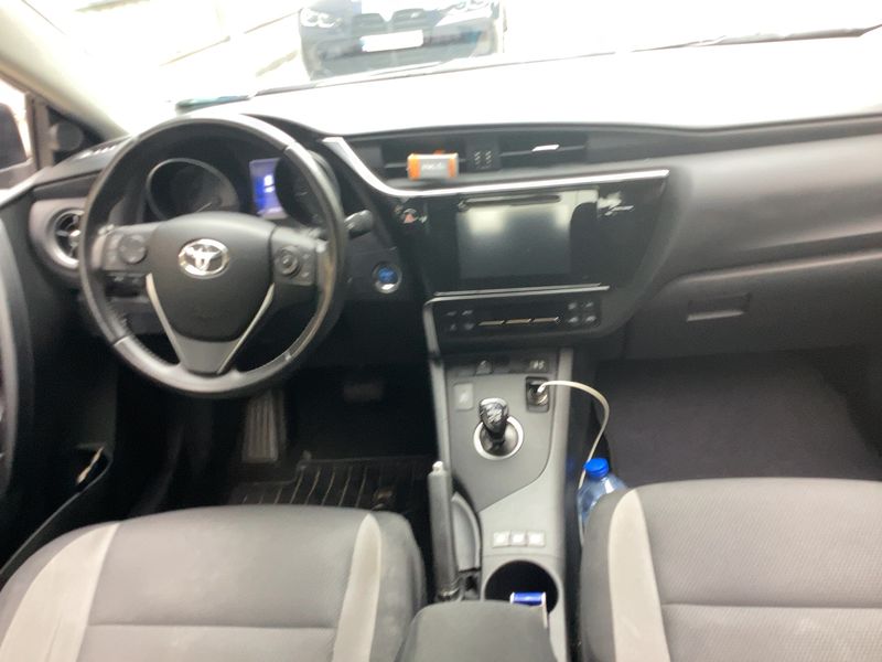 Toyota Auris Touring Sports 1.8 Hybrid Comfort 2016 – снимка 17