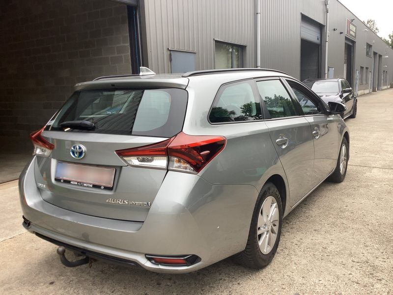 Toyota Auris Touring Sports 1.8 Hybrid Comfort 2016 – снимка 8