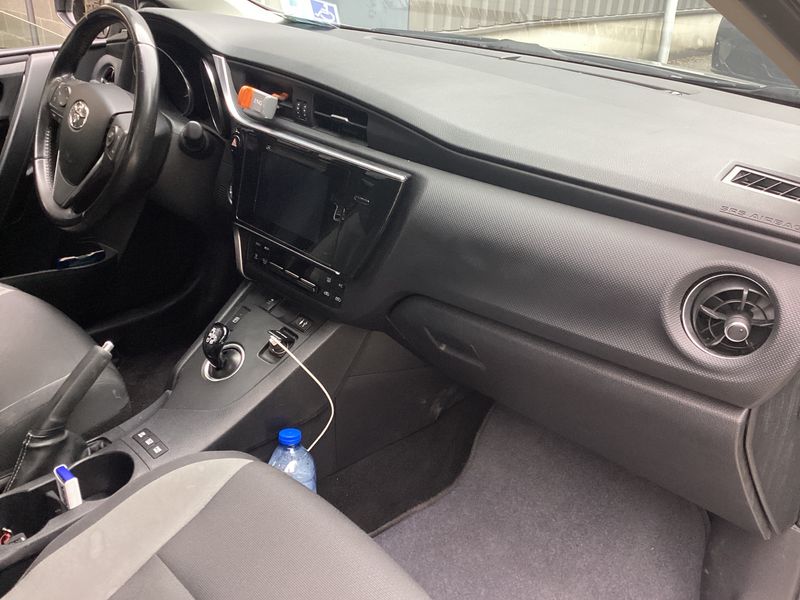 Toyota Auris Touring Sports 1.8 Hybrid Comfort 2016 – снимка 25