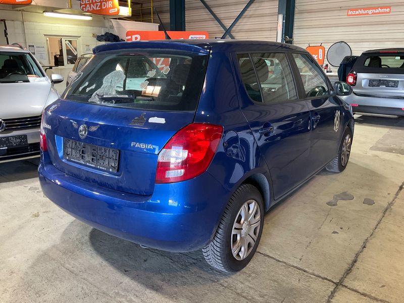 Skoda Fabia 1.2 TSI Cool Edition 2013 – снимка 2
