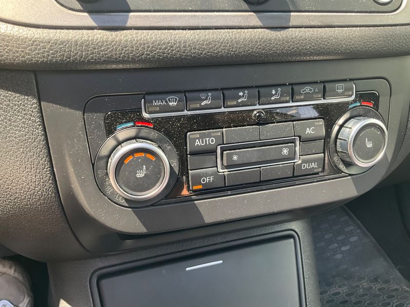 Volkswagen Tiguan 2.0 TDI Sportline BlueMotion Tech 2010 – снимка 27