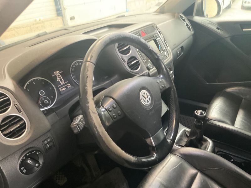 Volkswagen Tiguan 2.0 TDI Sportline BlueMotion Tech 2010 – снимка на щета 29