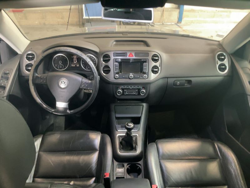 Volkswagen Tiguan 2.0 TDI Sportline BlueMotion Tech 2010 – снимка 17