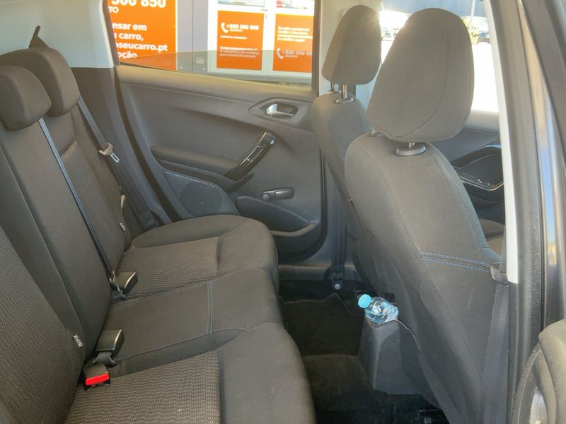 Peugeot 208 1.2 PureTech Style 2018 – снимка 19