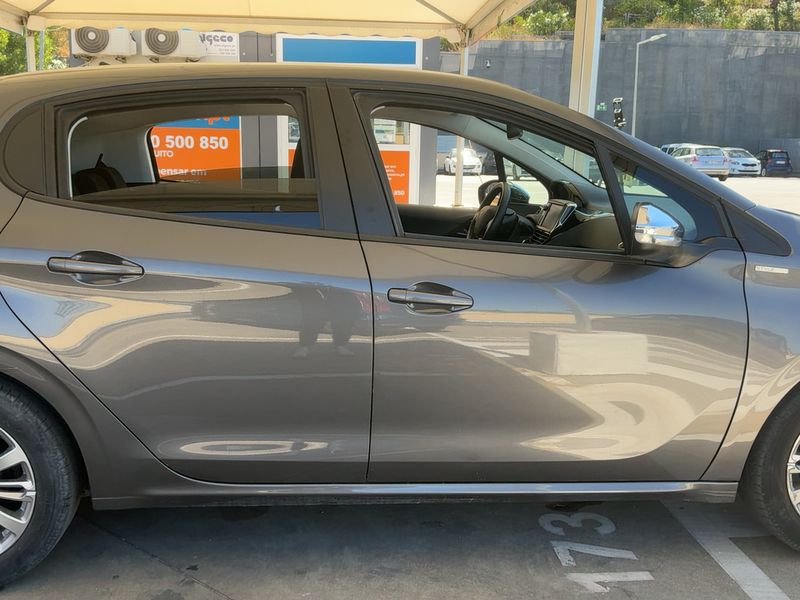 Peugeot 208 1.2 PureTech Style 2018 – снимка 10