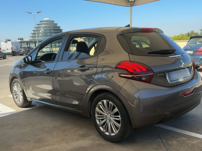 Peugeot 208 1.2 PureTech Style 2018 – снимка 6