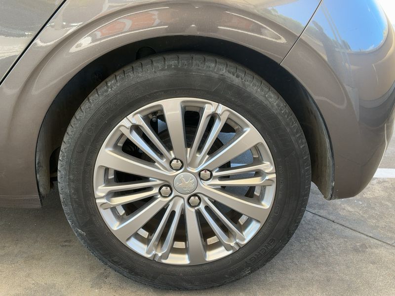 Peugeot 208 1.2 PureTech Style 2018 – снимка 5