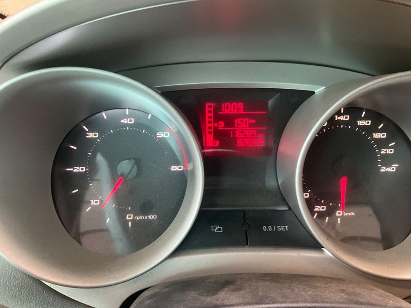 Seat Ibiza 1.6 TDI Stylance / Style 2011 – снимка 18