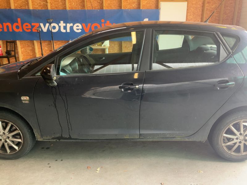 Seat Ibiza 1.6 TDI Stylance / Style 2011 – снимка 4