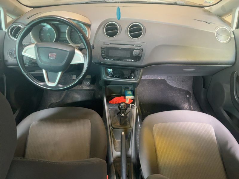 Seat Ibiza 1.6 TDI Stylance / Style 2011 – снимка 17