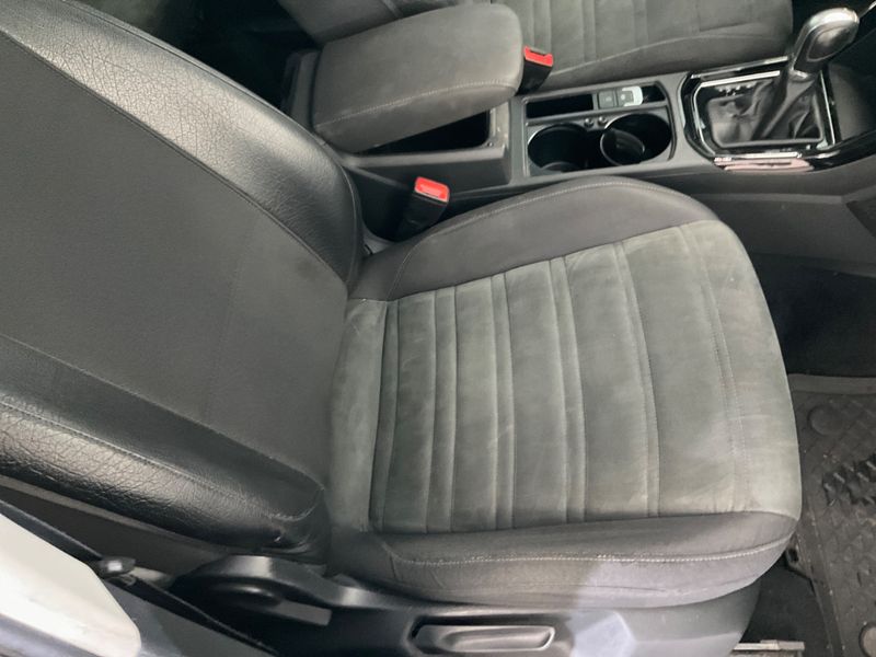 Volkswagen Touran 2.0 TDI Highline BlueMotion Tech 2017 – снимка 47