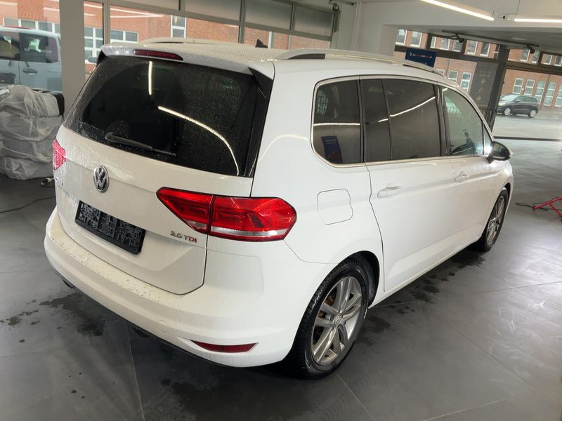 Volkswagen Touran 2.0 TDI Highline BlueMotion Tech 2017 – снимка 8