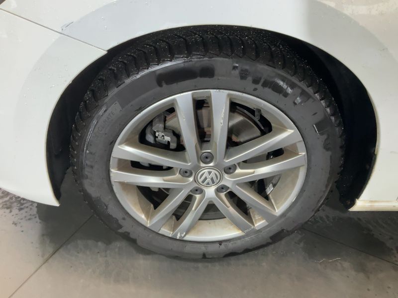 Volkswagen Touran 2.0 TDI Highline BlueMotion Tech 2017 – снимка 3