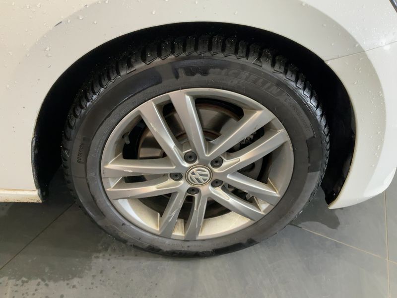 Volkswagen Touran 2.0 TDI Highline BlueMotion Tech 2017 – снимка 11