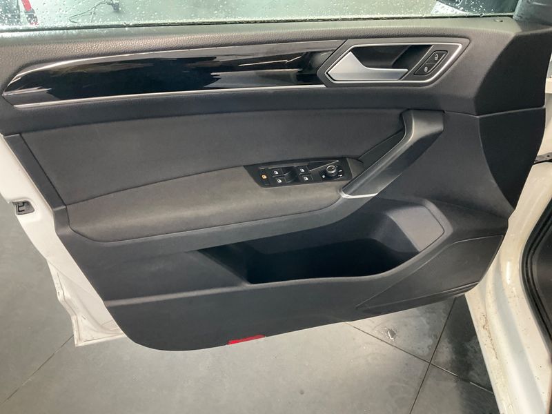 Volkswagen Touran 2.0 TDI Highline BlueMotion Tech 2017 – снимка 43
