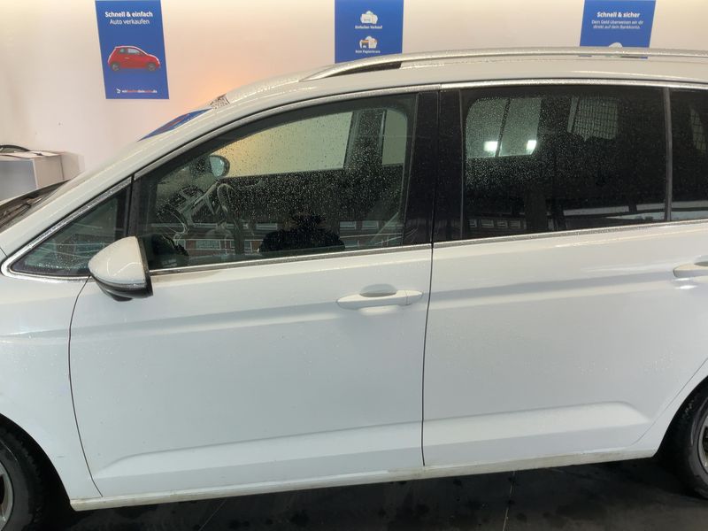 Volkswagen Touran 2.0 TDI Highline BlueMotion Tech 2017 – снимка 4