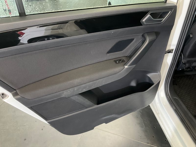 Volkswagen Touran 2.0 TDI Highline BlueMotion Tech 2017 – снимка 42