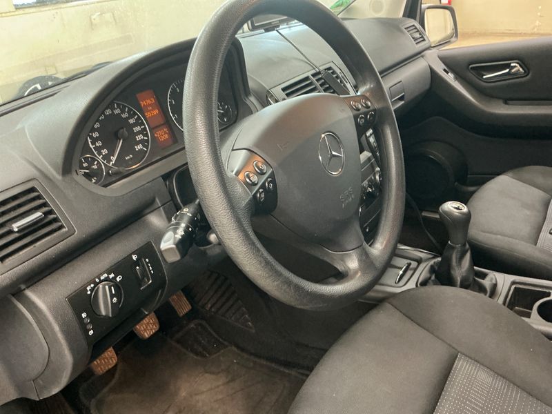Mercedes-Benz A-Klasse A 160 Classic 2011 – снимка 30