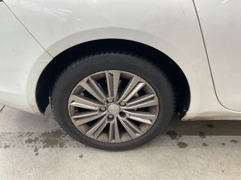 Peugeot 308 1.6 Blue-HDi Allure 2018 – снимка 9