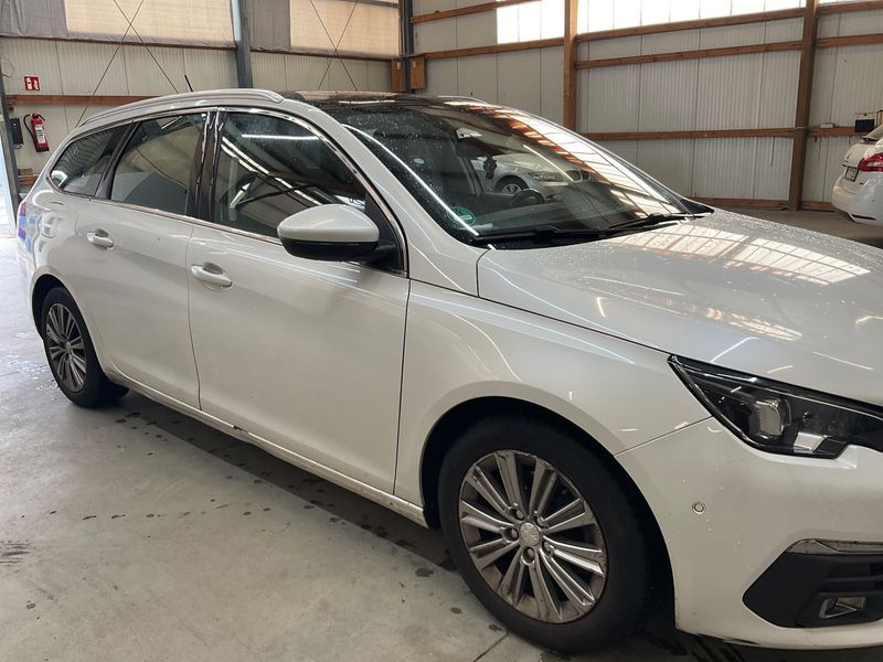Peugeot 308 1.6 Blue-HDi Allure 2018 – снимка 12