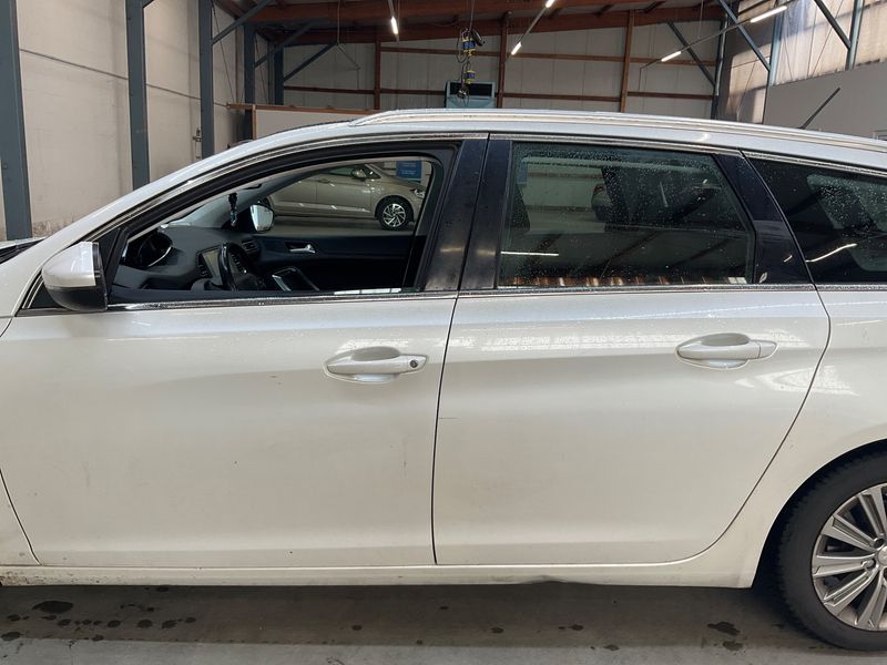 Peugeot 308 1.6 Blue-HDi Allure 2018 – снимка 4