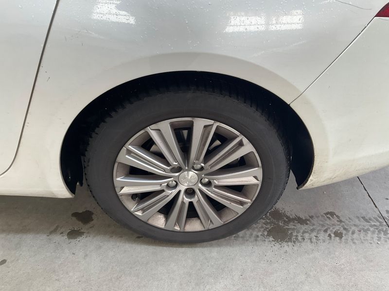 Peugeot 308 1.6 Blue-HDi Allure 2018 – снимка 5