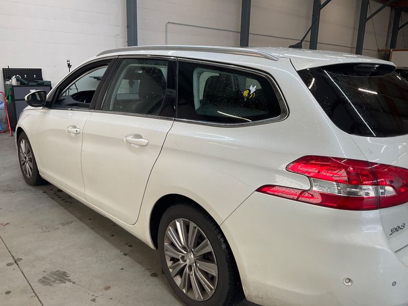 Peugeot 308 1.6 Blue-HDi Allure 2018 – снимка 6