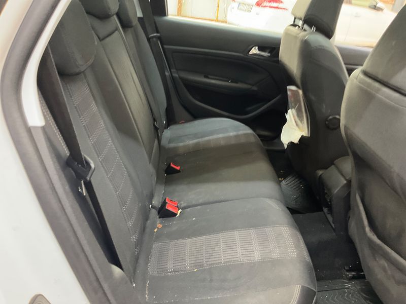 Peugeot 308 1.6 Blue-HDi Allure 2018 – снимка 19