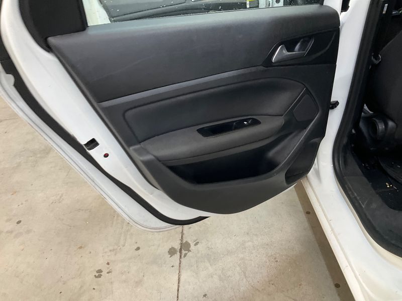 Peugeot 308 1.6 Blue-HDi Allure 2018 – снимка 31