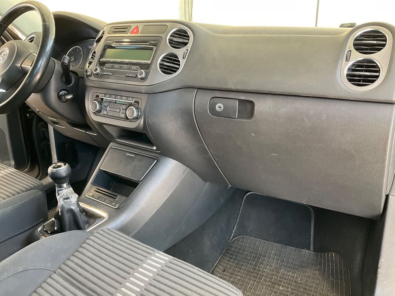 Volkswagen Tiguan 2.0 TDI Sport & Style 4Motion 2010 – снимка 25