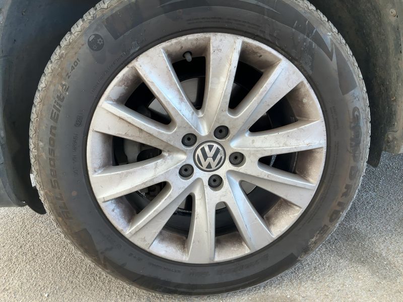 Volkswagen Tiguan 2.0 TDI Sport & Style 4Motion 2010 – снимка 3