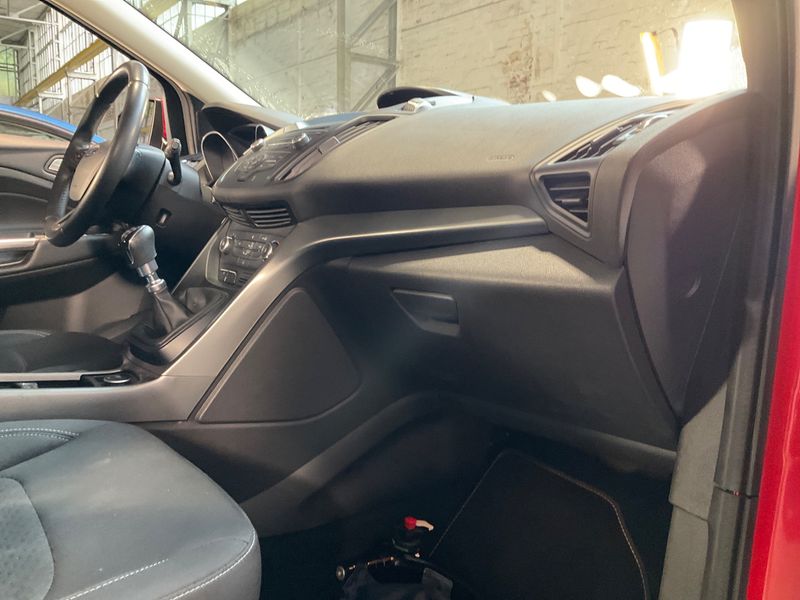 Ford Kuga 1.5 EcoBoost Trend 2018 – снимка 24