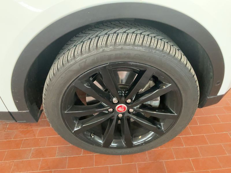 Jaguar E-Pace P300 HSE AWD 2018 – снимка 11