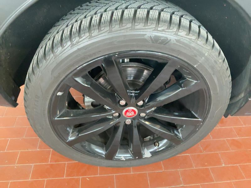 Jaguar E-Pace P300 HSE AWD 2018 – снимка 9