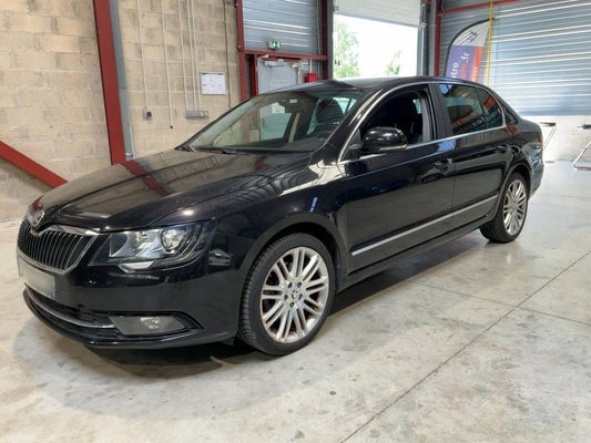 Skoda Superb 2.0 TDI Ambition 2015 – снимка 2
