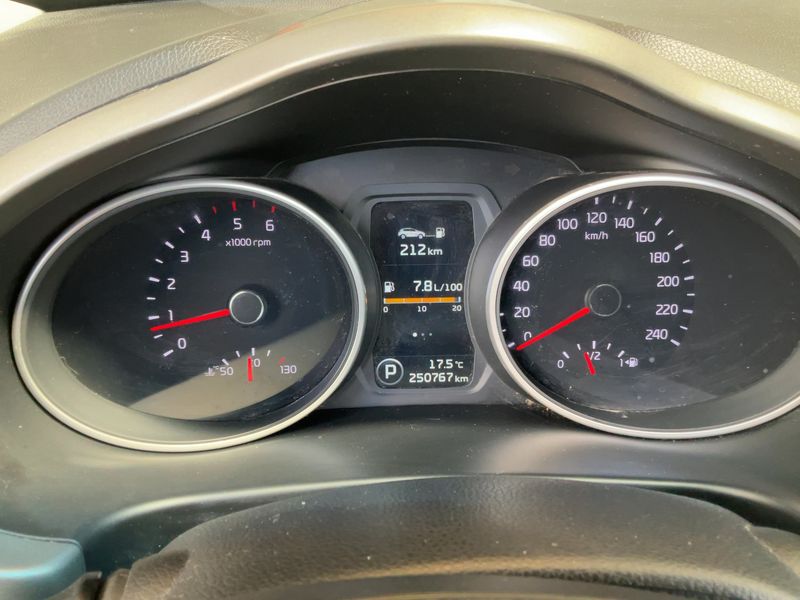 Kia Sportage 2.0 CRDi Feel 4WD 2015 – снимка 18
