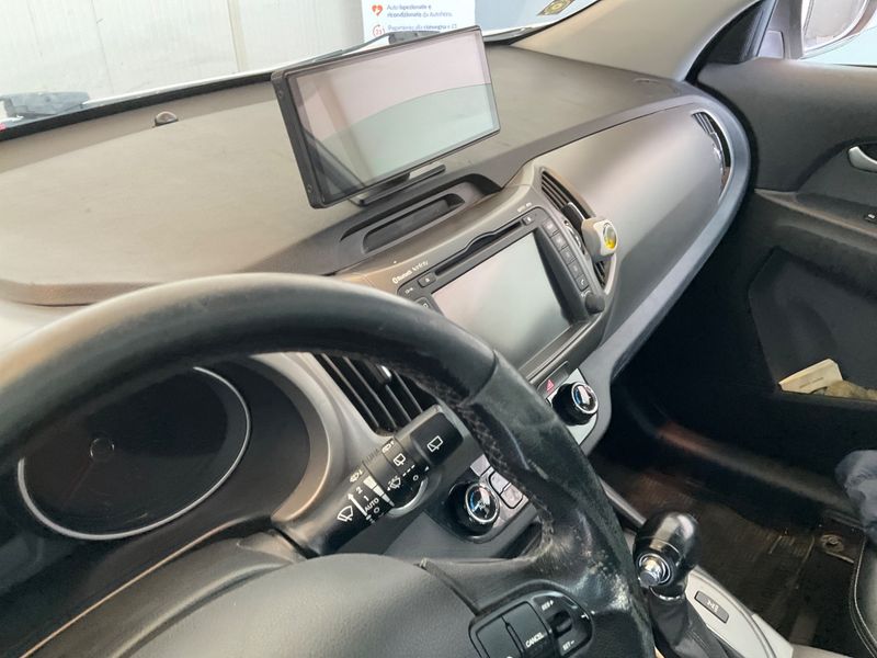 Kia Sportage 2.0 CRDi Feel 4WD 2015 – снимка 30