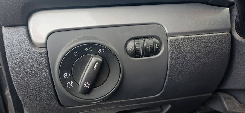 Volkswagen Golf VI 1.6 TDI Trendline BlueMotion 2010 – снимка 32