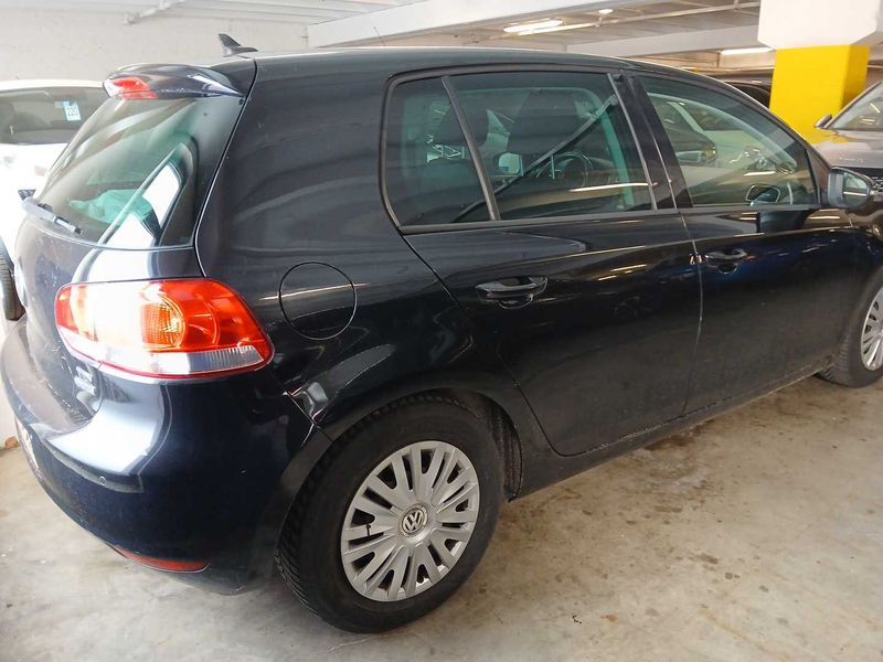 Volkswagen Golf VI 1.6 TDI Trendline BlueMotion 2010 – снимка 5