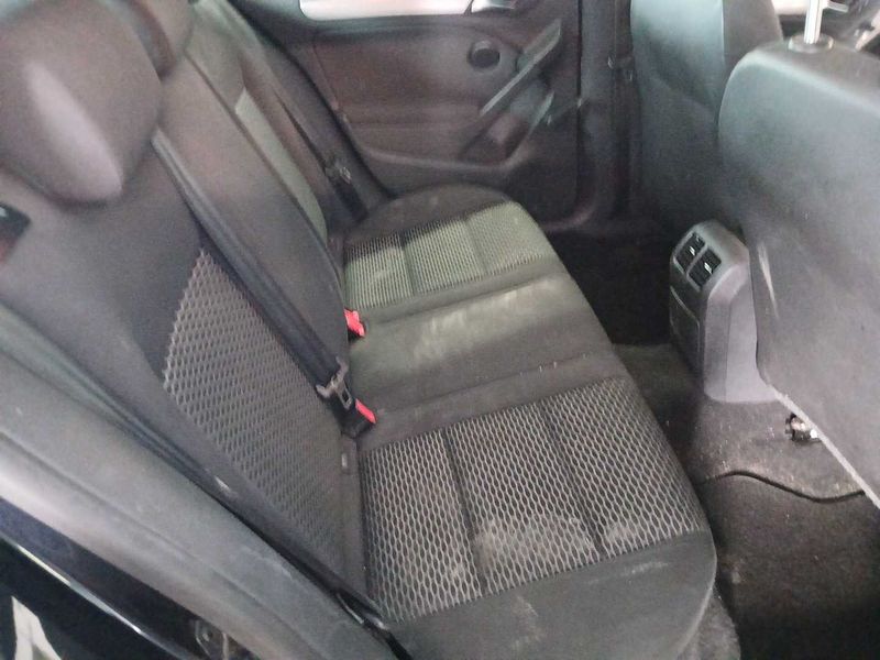 Volkswagen Golf VI 1.6 TDI Trendline BlueMotion 2010 – снимка 13