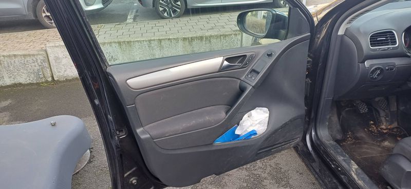 Volkswagen Golf VI 1.6 TDI Trendline BlueMotion 2010 – снимка 18